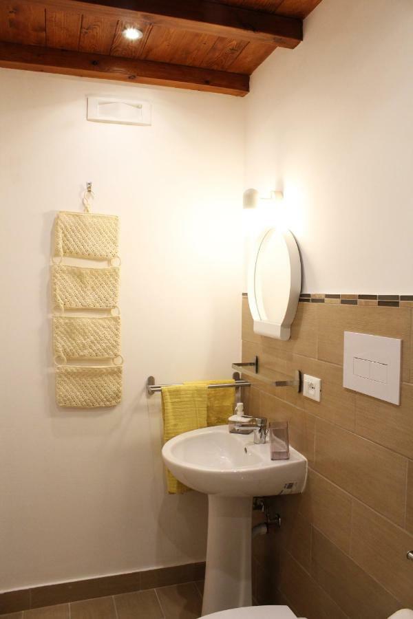 Il Giardino Di Laura Private Rooms モンデッロ エクステリア 写真